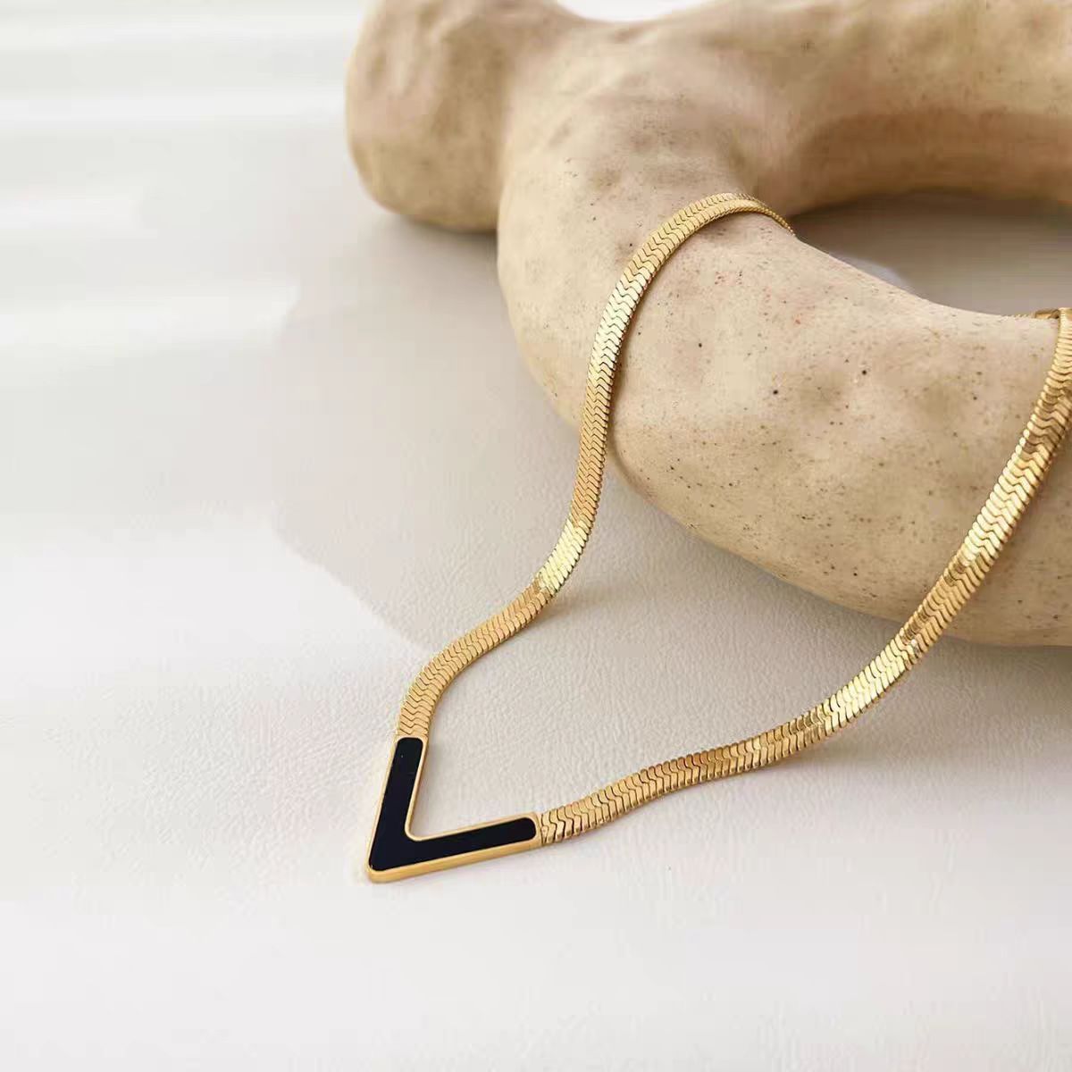 Necklace,stainless Steel,with V Shape ,Only Self-pickup Is Supported, And The Displayed Prices Are All Self-pickup Prices